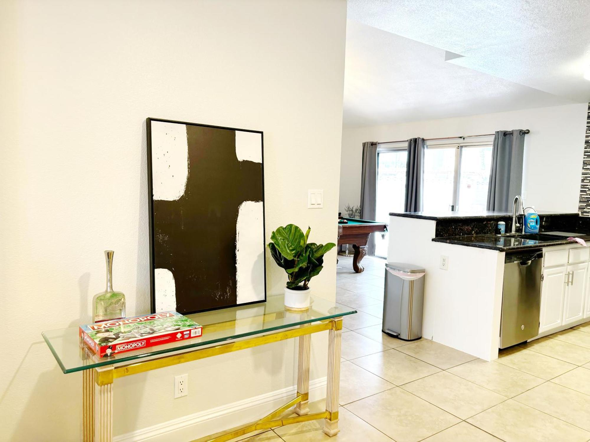 Vacation In Vegas W Pool 2 Mile To Strip Holiday home *